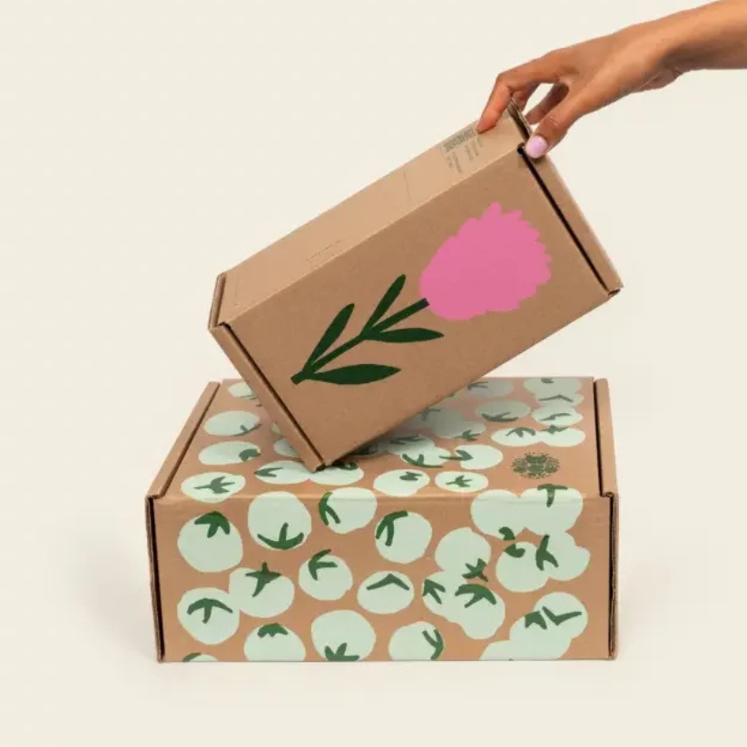 Luxury custom mailer boxes with premium finish for brands in Canada.