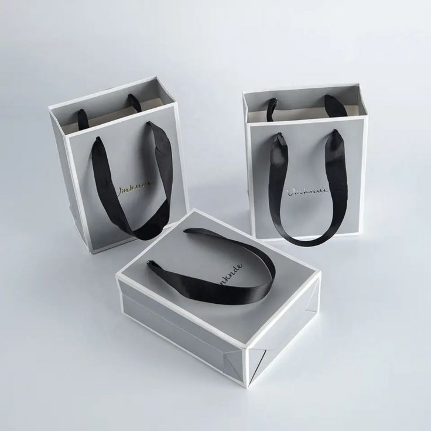 Cardboard luxury paper bags by custapack