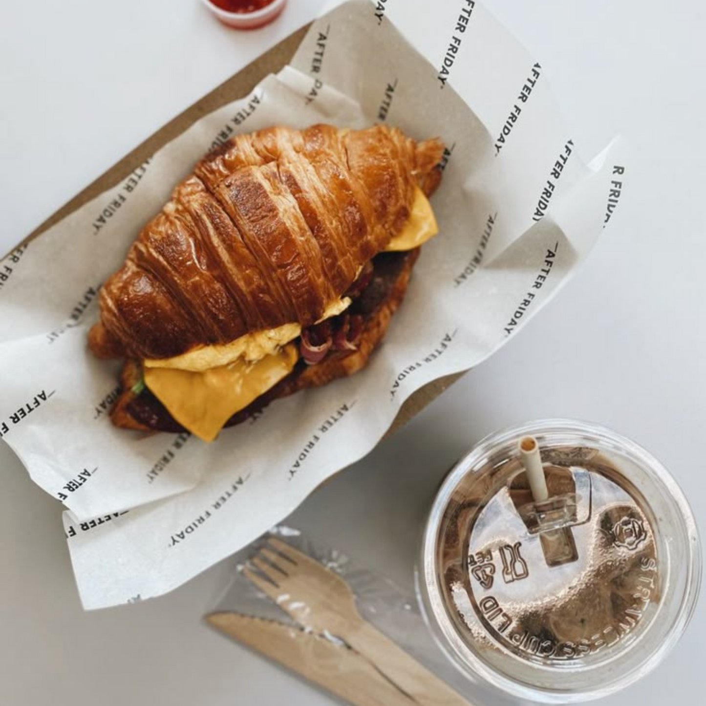 Personalized food liners for serving baskets with custom logo
