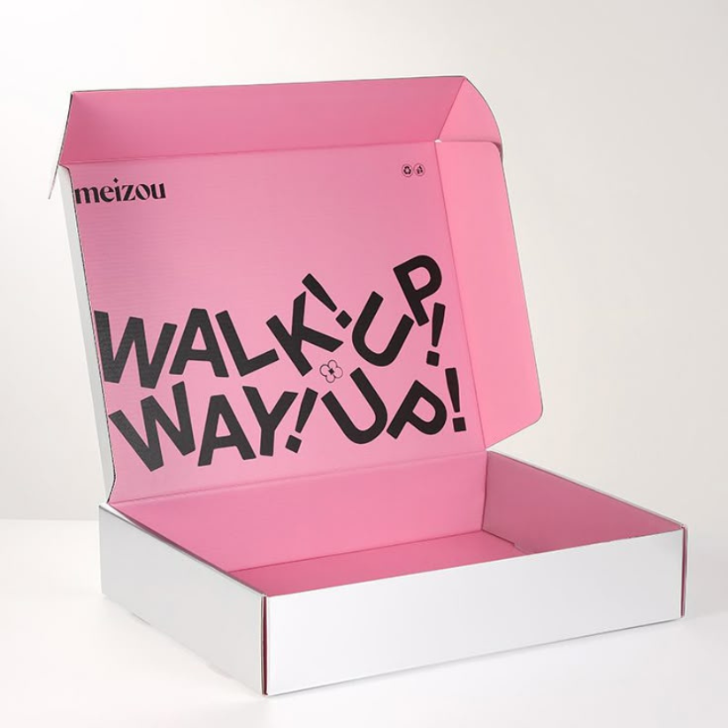 Custom shipping mailer boxes for online stores and e-commerce businesses.